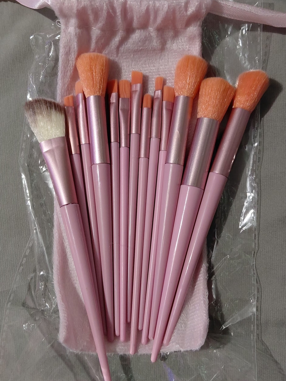 Pink Makeup Brush Set with Peach Bristles